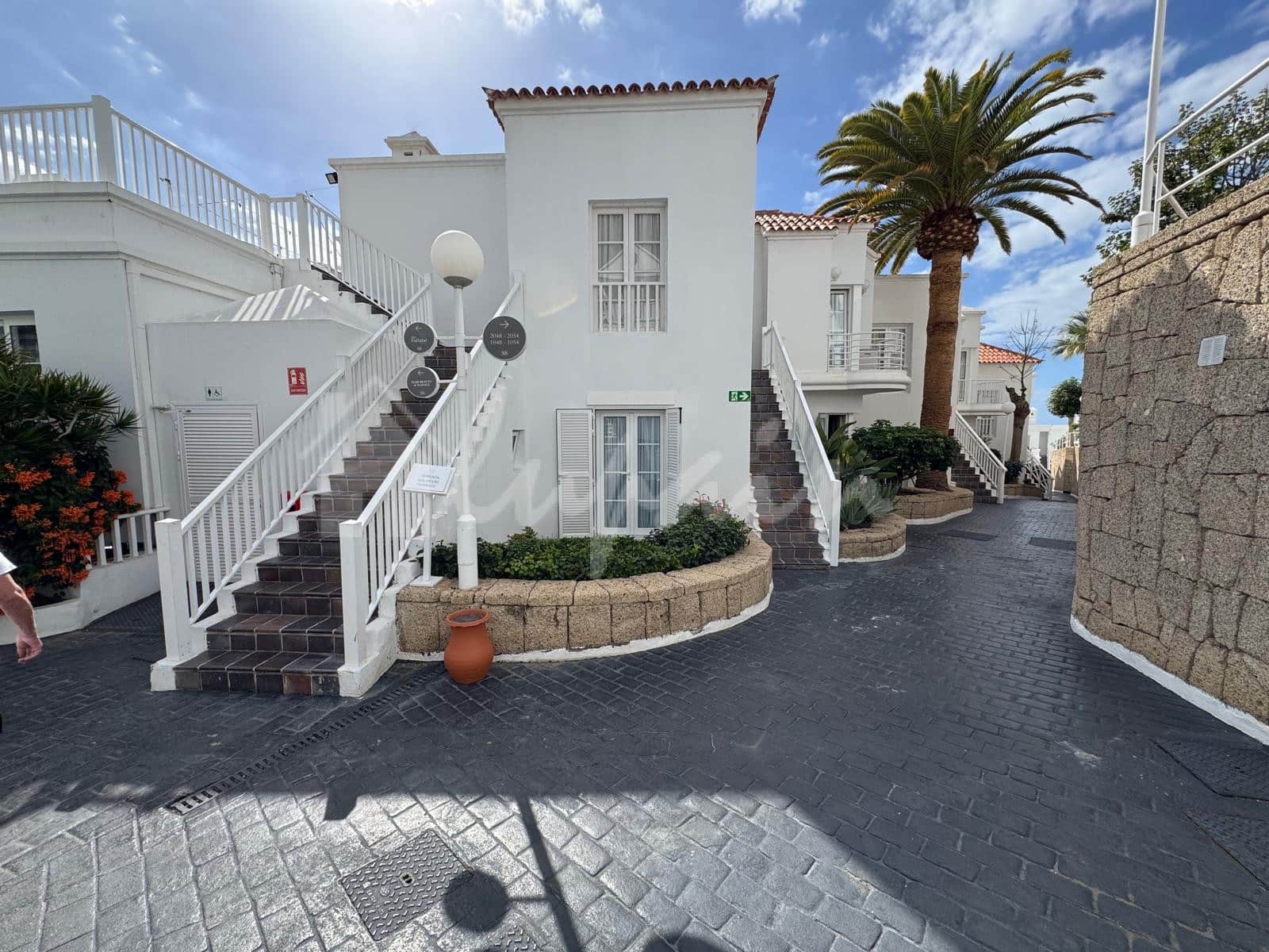 1 bedroom Apartment for sale in Playa Fanabe with pool - € 420,000 (Ref: 9536534)