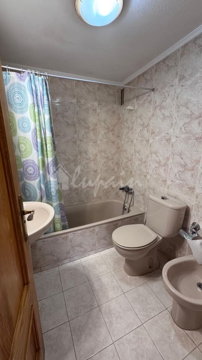 3 makuuhuone Huoneisto myytävänä paikassa Los Cristianos mukana uima-altaan - 395 000 € (Ref: 9536535)