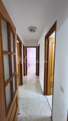 3 makuuhuone Huoneisto myytävänä paikassa Los Cristianos, Arona mukana uima-altaan - 395 000 € (Ref: 9536535)