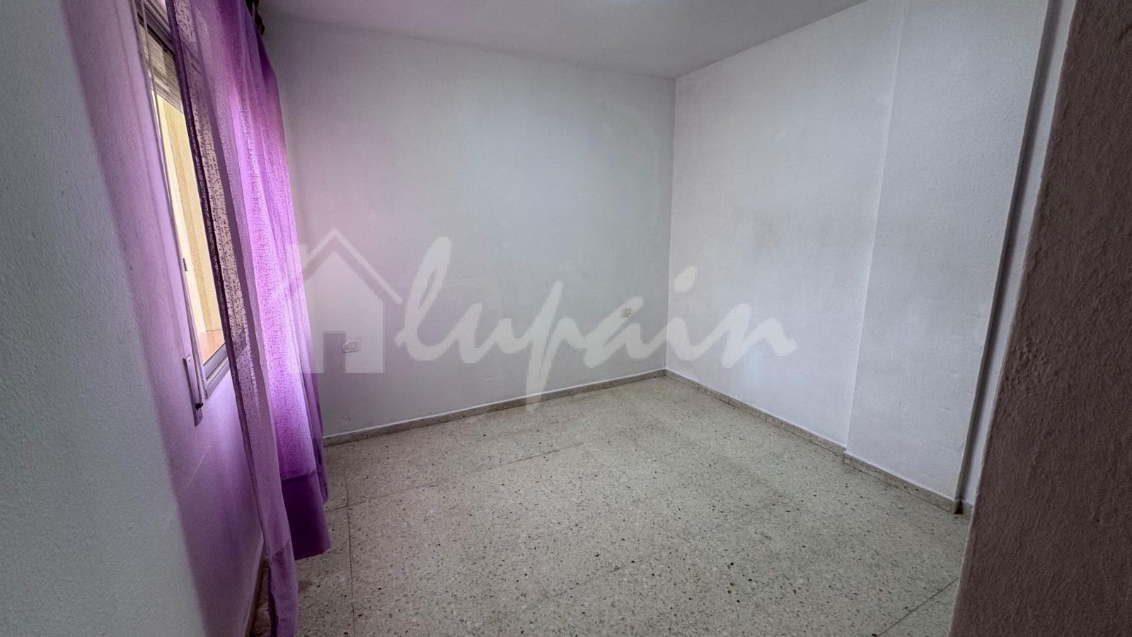 3 makuuhuone Huoneisto myytävänä paikassa Los Cristianos mukana uima-altaan - 395 000 € (Ref: 9536535)