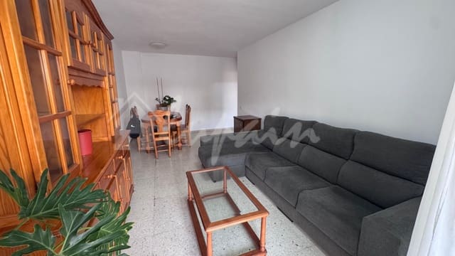 3 makuuhuone Huoneisto myytävänä paikassa Los Cristianos, Arona mukana uima-altaan - 395 000 € (Ref: 9536535)