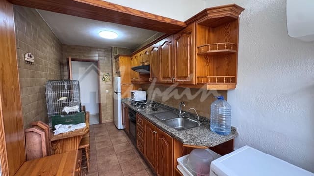 3 makuuhuone Huoneisto myytävänä paikassa Los Cristianos, Arona mukana uima-altaan - 395 000 € (Ref: 9536535)