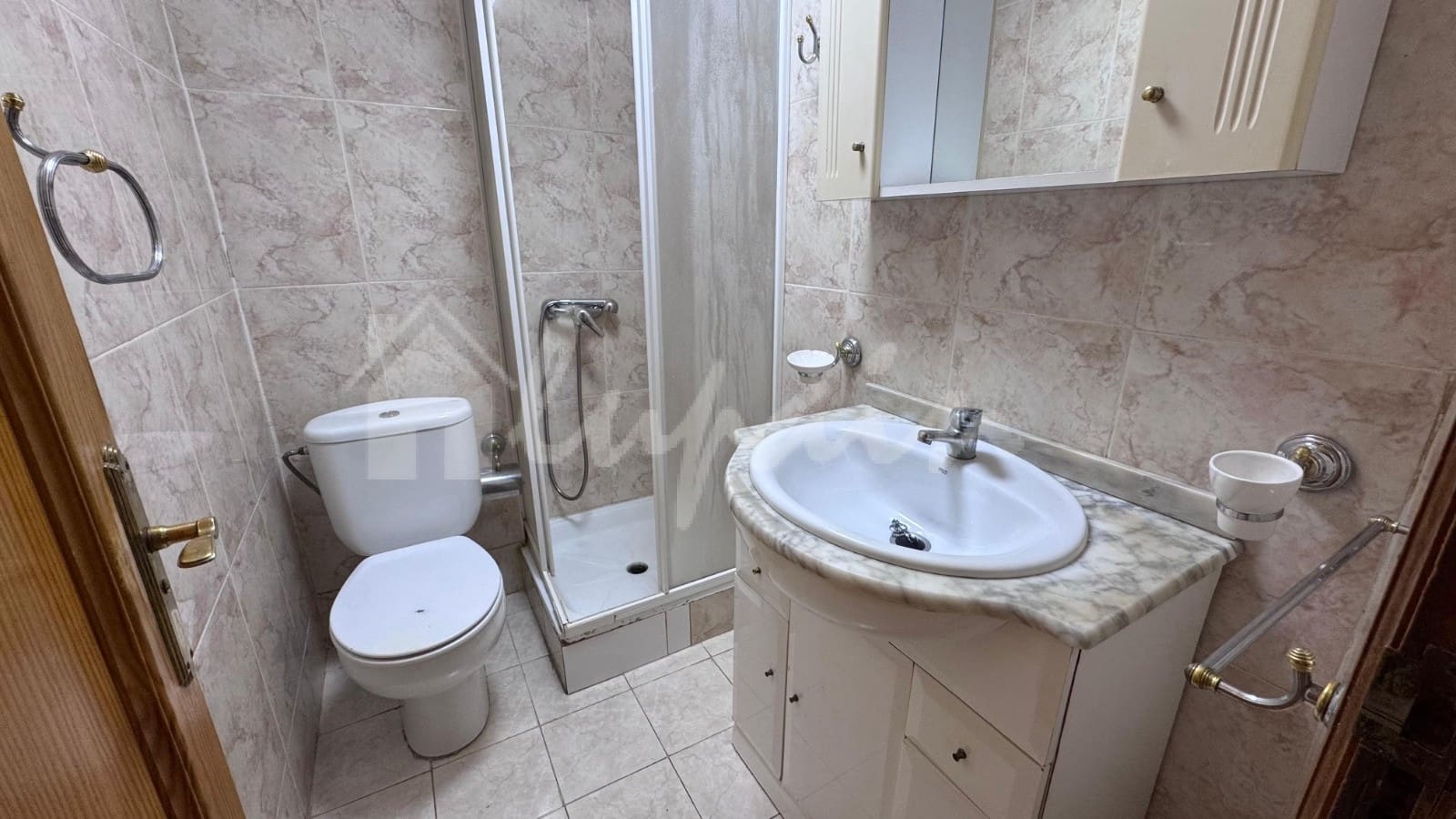 3 makuuhuone Huoneisto myytävänä paikassa Los Cristianos mukana uima-altaan - 395 000 € (Ref: 9536535)