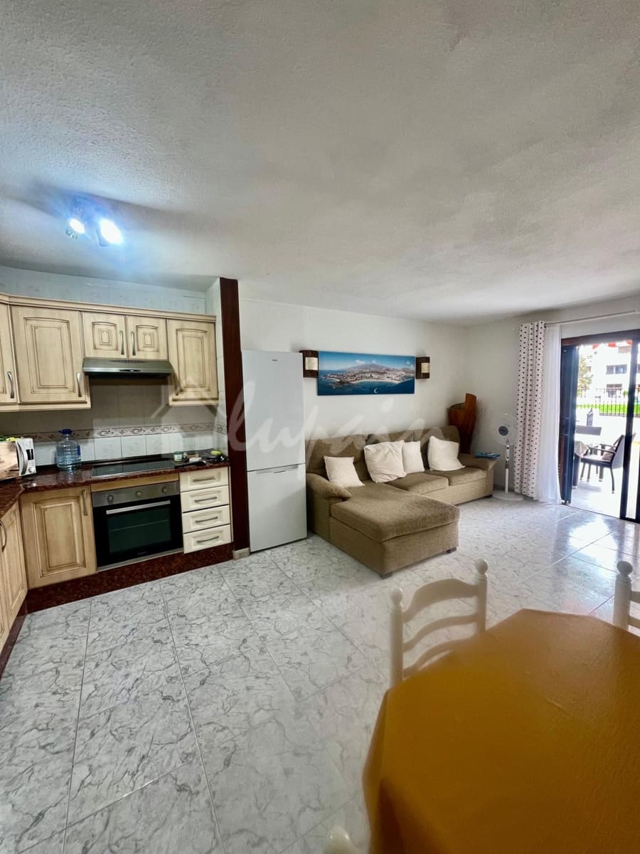 1 soverom Leilighet til salgs i Los Cristianos med svømmebasseng - € 290 000 (Ref: 9564941)