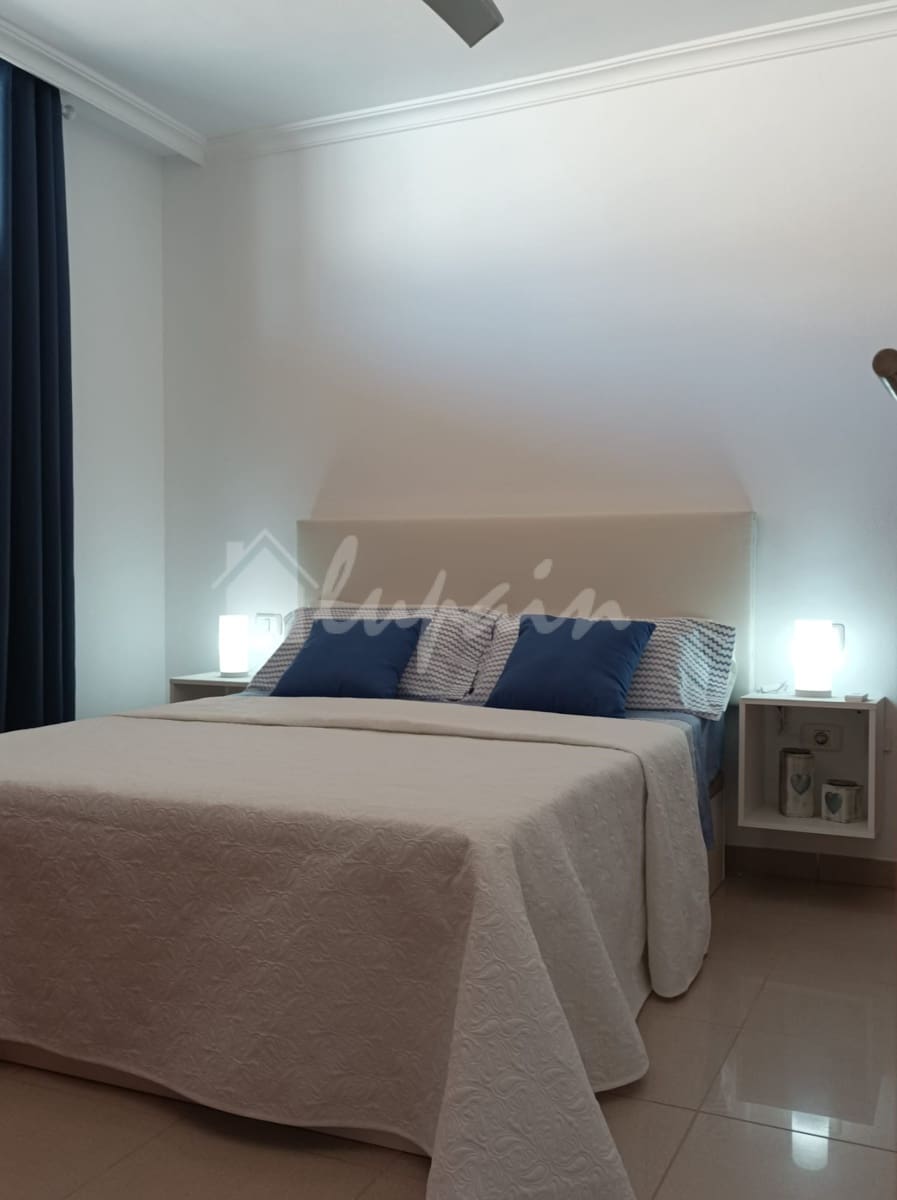 1 makuuhuone Kattohuoneisto myytävänä paikassa Los Cristianos mukana uima-altaan - 329 950 € (Ref: 9564942)