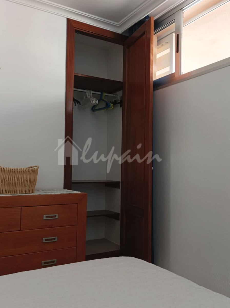 1 makuuhuone Kattohuoneisto myytävänä paikassa Los Cristianos mukana uima-altaan - 329 950 € (Ref: 9564942)