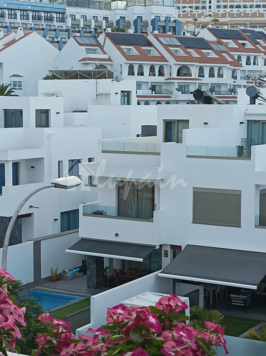 1 makuuhuone Kattohuoneisto myytävänä paikassa Los Cristianos mukana uima-altaan - 329 950 € (Ref: 9564942)