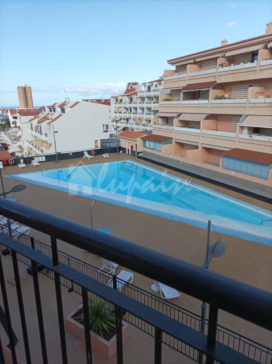 1 makuuhuone Kattohuoneisto myytävänä paikassa Los Cristianos mukana uima-altaan - 329 950 € (Ref: 9564942)