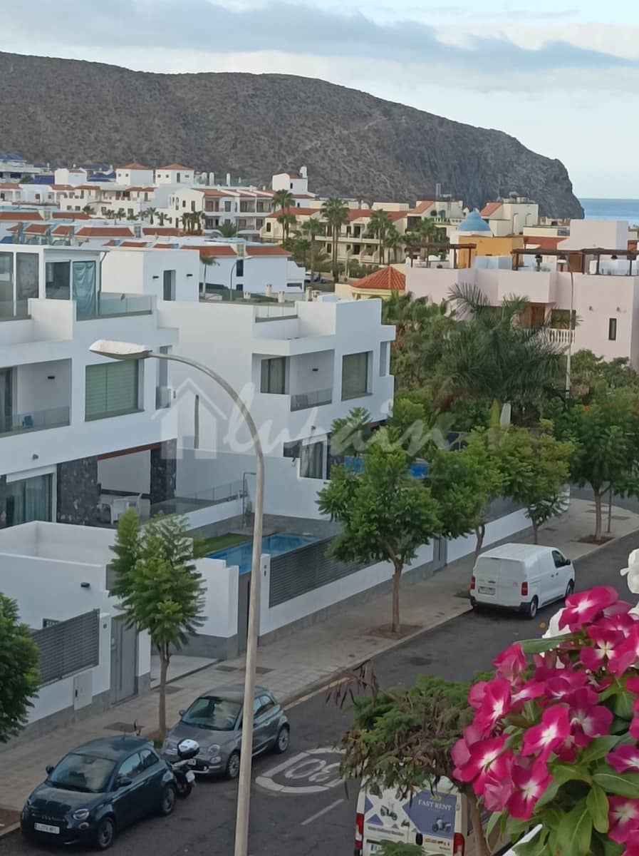 1 makuuhuone Kattohuoneisto myytävänä paikassa Los Cristianos mukana uima-altaan - 329 950 € (Ref: 9564942)