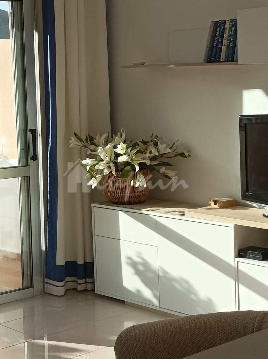 1 makuuhuone Kattohuoneisto myytävänä paikassa Los Cristianos mukana uima-altaan - 329 950 € (Ref: 9564942)