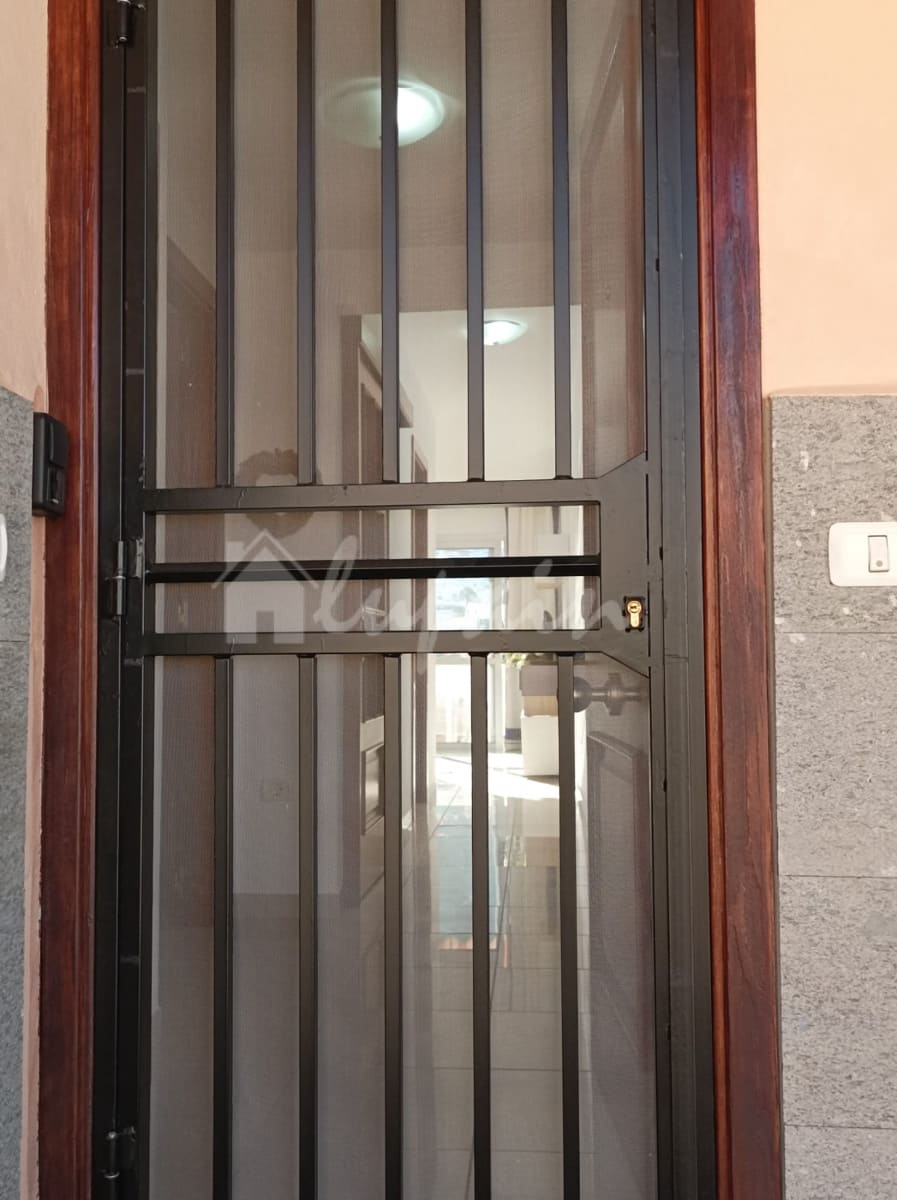 1 makuuhuone Kattohuoneisto myytävänä paikassa Los Cristianos mukana uima-altaan - 329 950 € (Ref: 9564942)