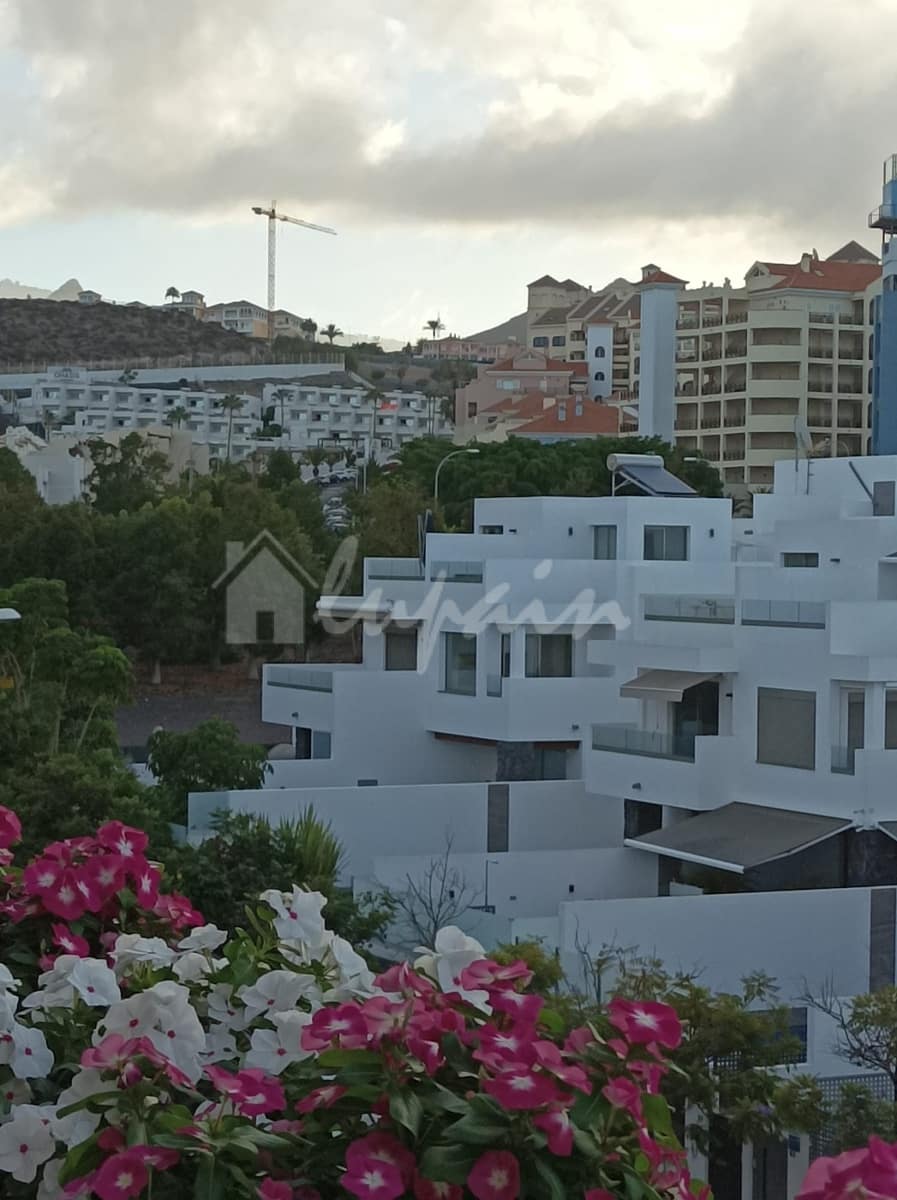 1 makuuhuone Kattohuoneisto myytävänä paikassa Los Cristianos mukana uima-altaan - 329 950 € (Ref: 9564942)