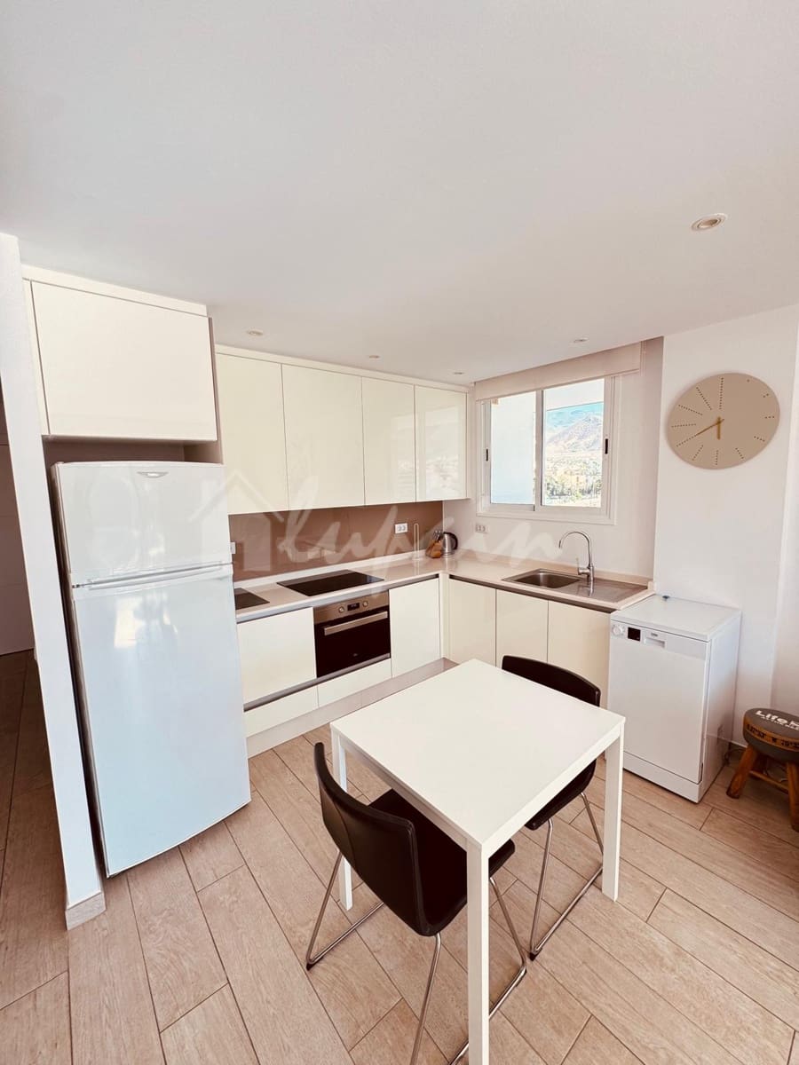 1 soveværelse Lejlighed til salg i Los Cristianos med swimmingpool - € 395.000 (Ref: 9571075)