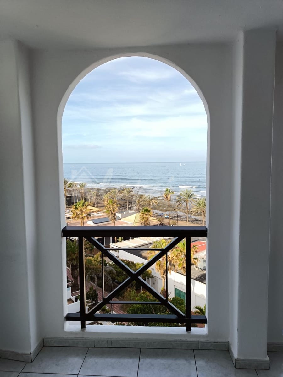 2 quarto Penthouse para venda em Playa de las Americas com piscina - 740 000 € (Ref: 9571078)