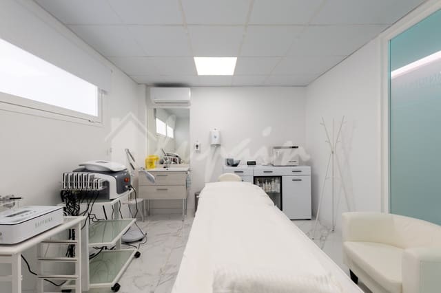 Negocio en San Eugenio Bajo, Adeje en venta - 329.000 € (Ref: 9590432)