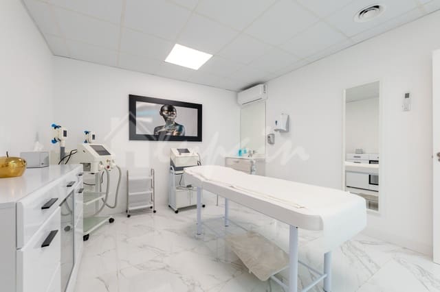 Negocio en San Eugenio Bajo, Adeje en venta - 329.000 € (Ref: 9590432)