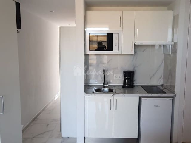 Studio for sale in Playa de las Americas, Arona with pool - € 199,000 (Ref: 9590437)