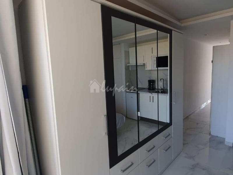 Studio till salu i Playa de las Americas med pool - 199 000 € (Ref: 9590437)