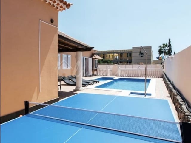 4 soveværelse Villa til salg i Torviscas Centro y Alto, Adeje med swimmingpool - € 1.500.000 (Ref: 9590439)