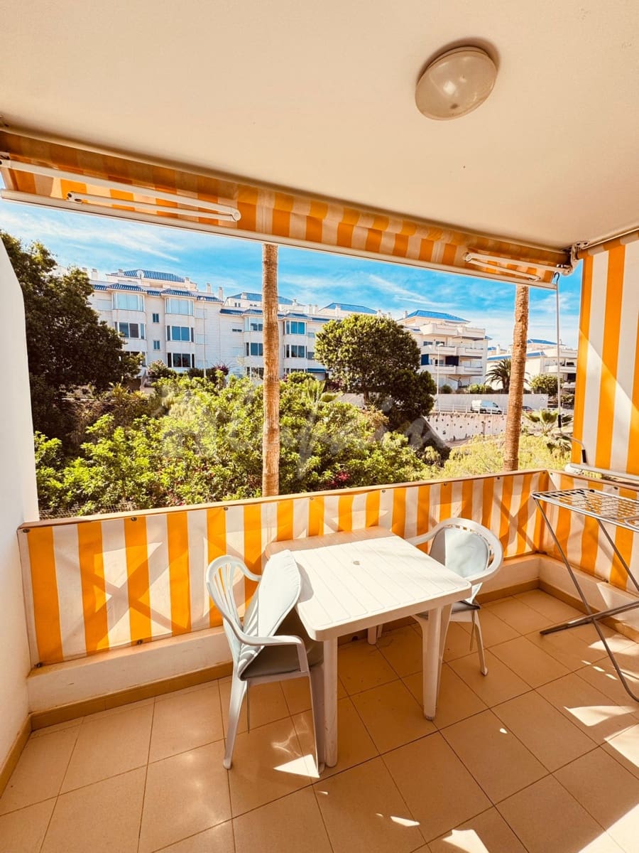 Studio til salgs i Los Cristianos med svømmebasseng - € 249 500 (Ref: 9632648)
