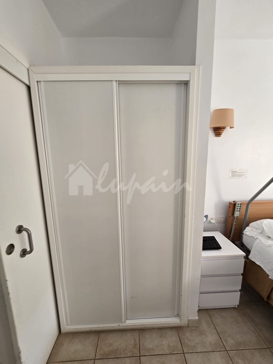 1 bedroom Apartment for sale in Los Cristianos with pool - € 310,000 (Ref: 9632649)