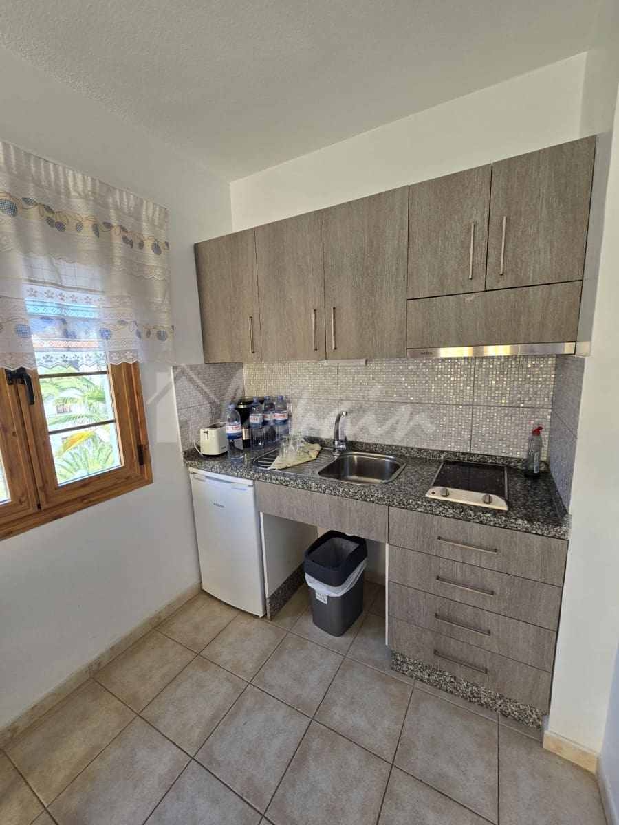 1 bedroom Apartment for sale in Los Cristianos with pool - € 310,000 (Ref: 9632649)