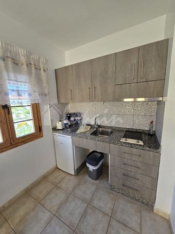 1 bedroom Apartment for sale in Los Cristianos, Arona with pool - € 310,000 (Ref: 9632649)