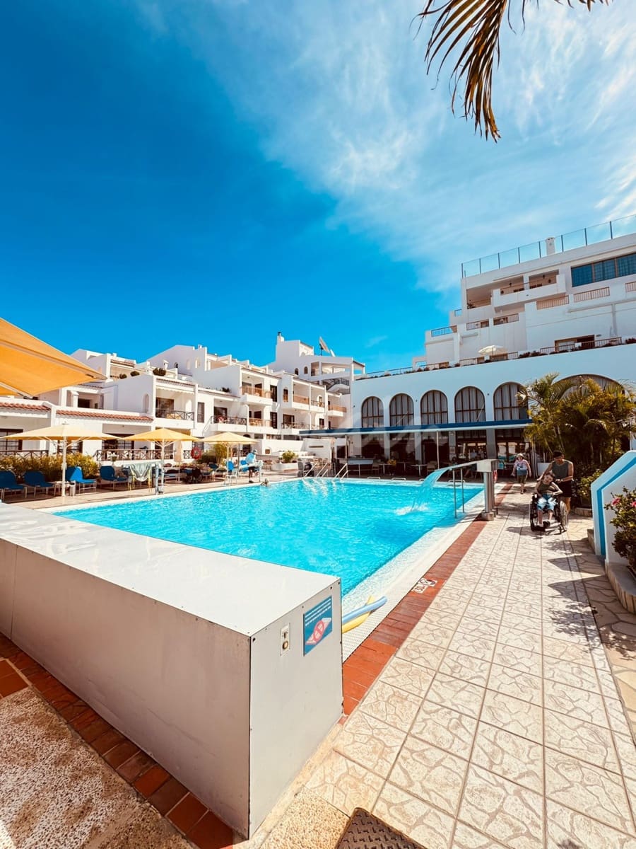 1 chambre Appartement à vendre à Los Cristianos avec piscine - 310 000 € (Ref: 9632649)