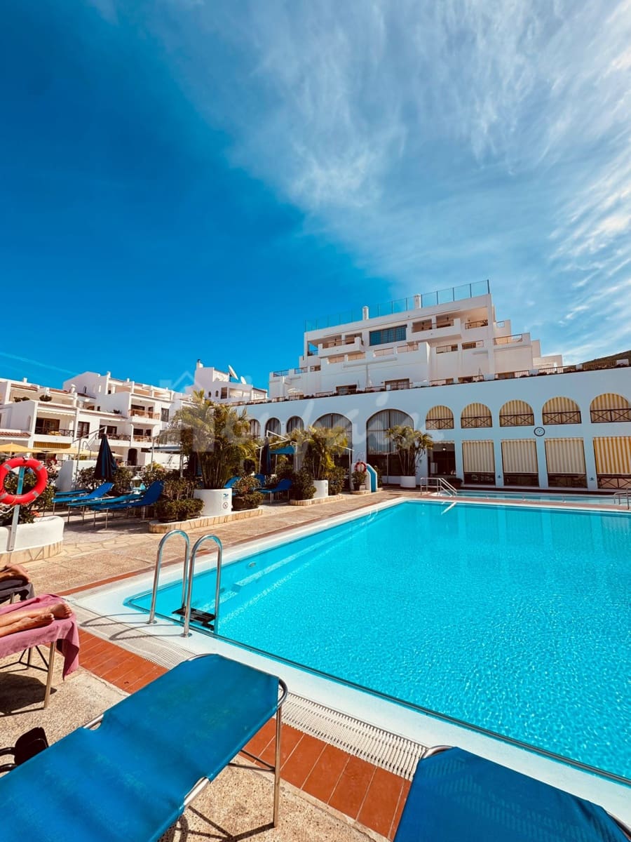 1 chambre Appartement à vendre à Los Cristianos avec piscine - 310 000 € (Ref: 9632649)