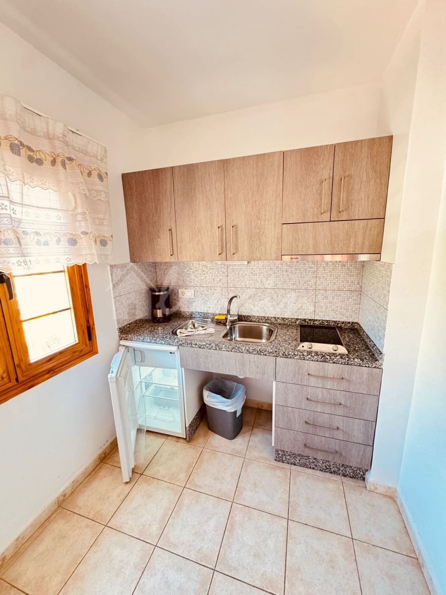 1 chambre Appartement à vendre à Los Cristianos avec piscine - 310 000 € (Ref: 9632649)