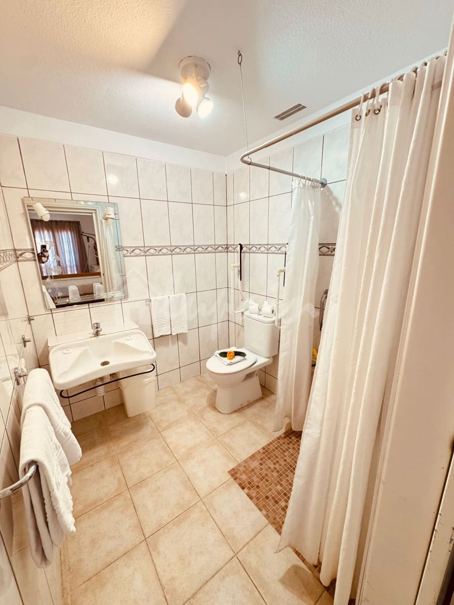 1 chambre Appartement à vendre à Los Cristianos avec piscine - 310 000 € (Ref: 9632649)