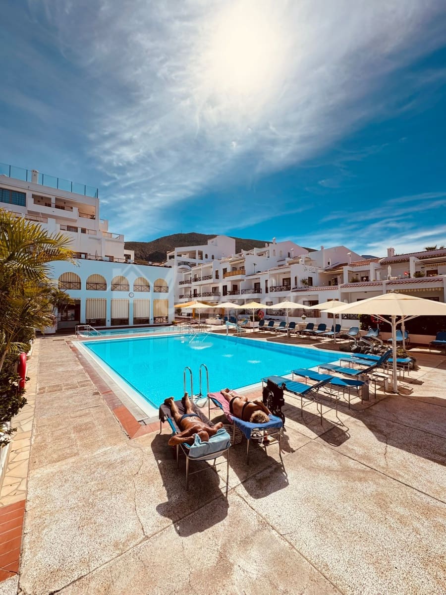 1 chambre Appartement à vendre à Los Cristianos avec piscine - 310 000 € (Ref: 9632649)