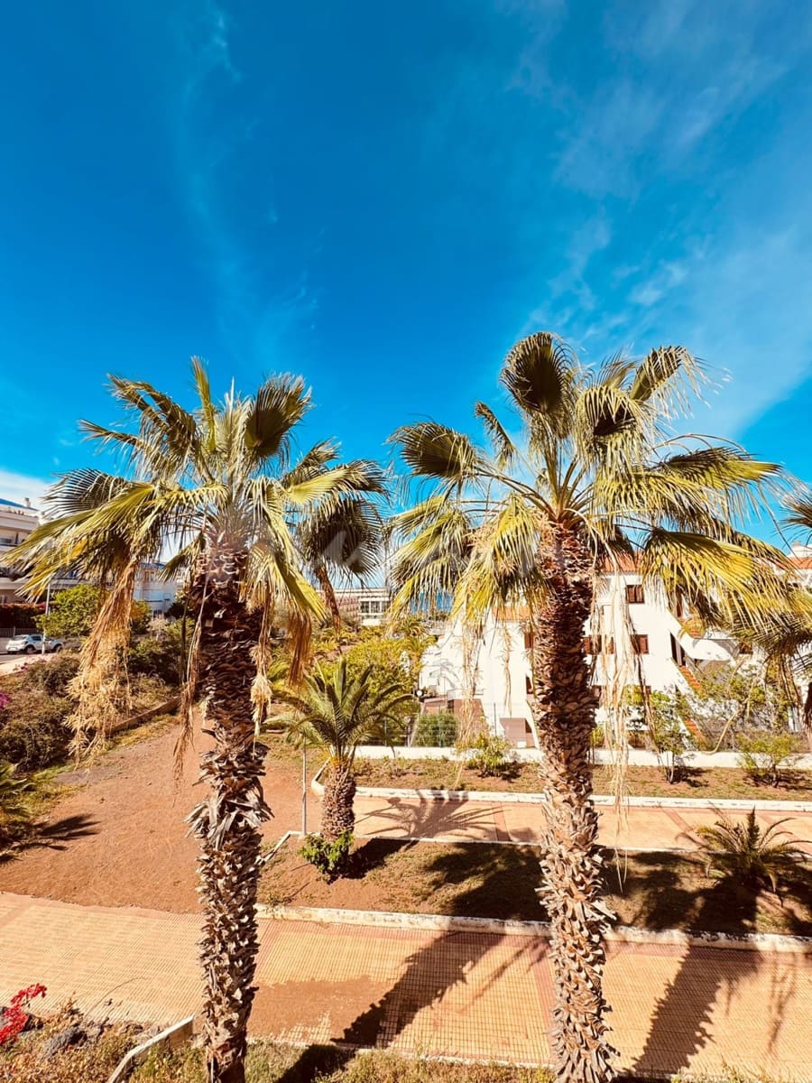 1 chambre Appartement à vendre à Los Cristianos avec piscine - 310 000 € (Ref: 9632649)