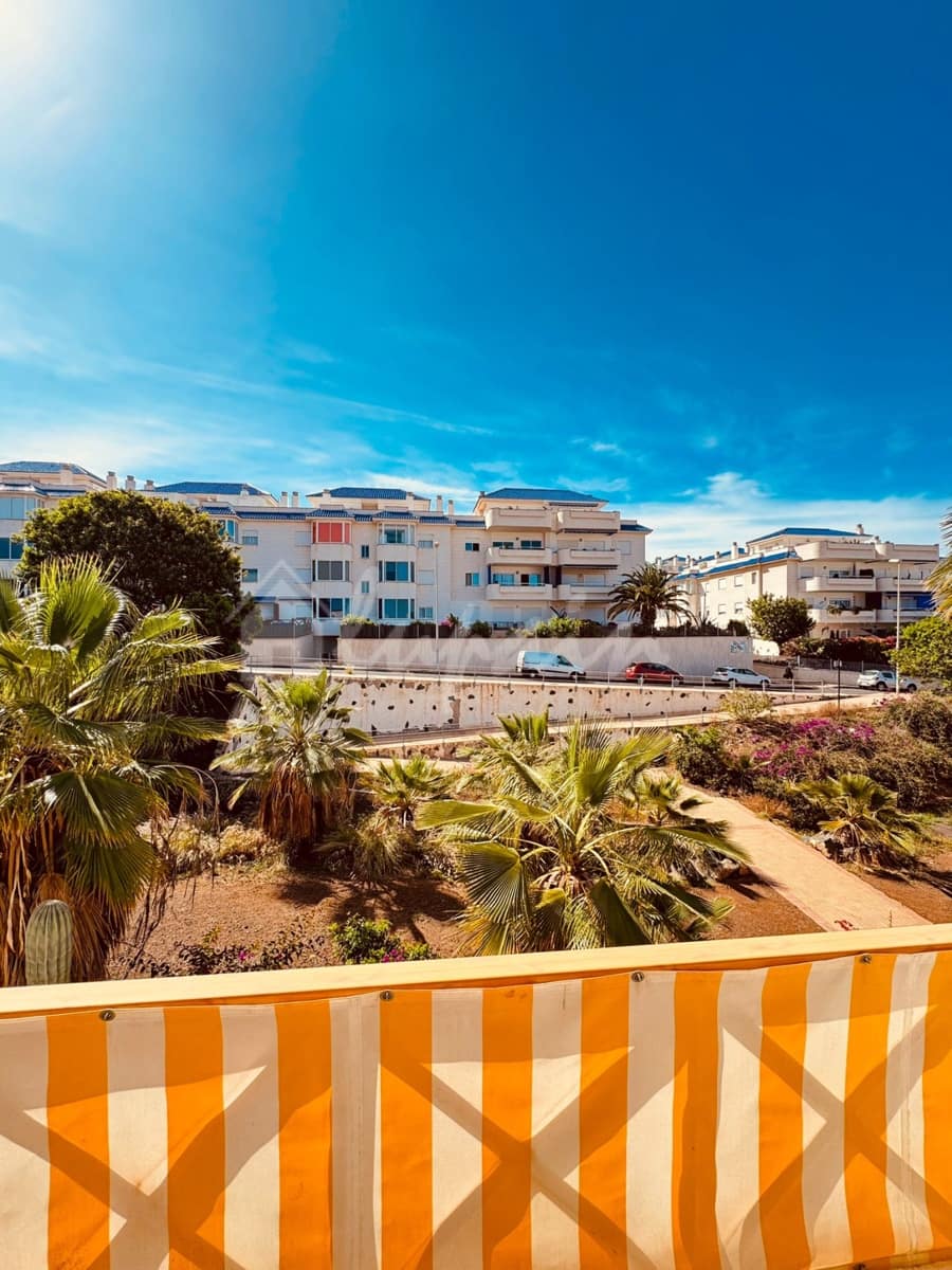 1 chambre Appartement à vendre à Los Cristianos avec piscine - 310 000 € (Ref: 9632649)