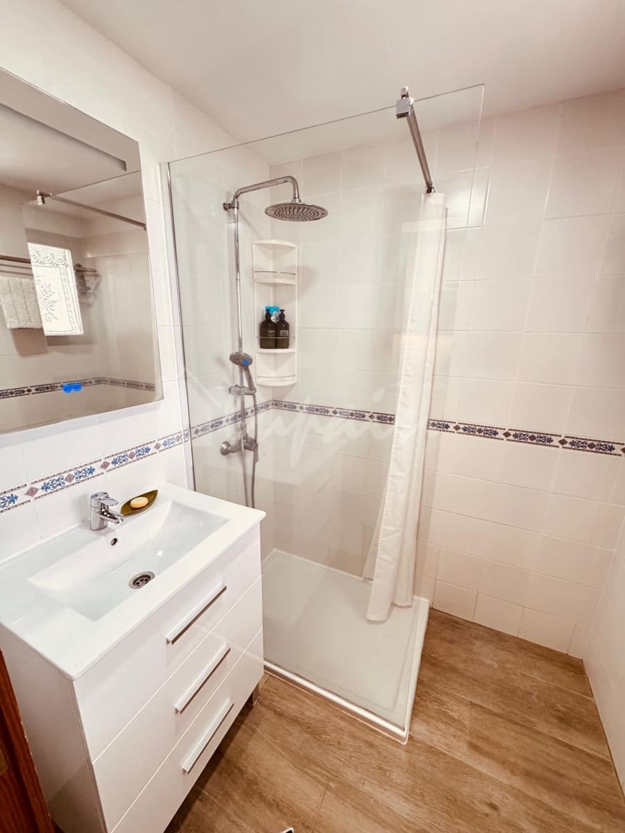 Studio for sale in Los Cristianos with pool - € 236,250 (Ref: 9672277)