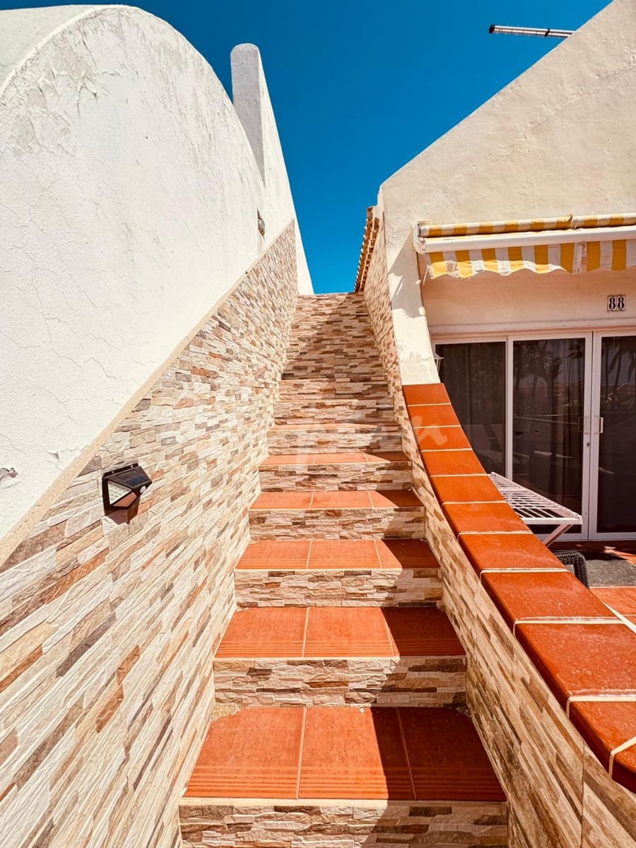 2 makuuhuone Bungalow myytävänä paikassa Golf del Sur mukana uima-altaan - 250 000 € (Ref: 9672278)