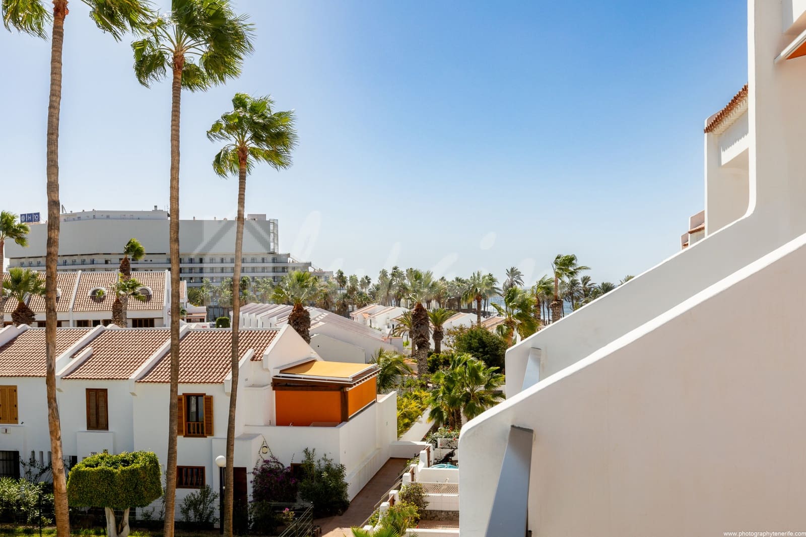 2 makuuhuone Kattohuoneisto myytävänä paikassa Playa de las Americas mukana uima-altaan - 599 000 € (Ref: 9697747)