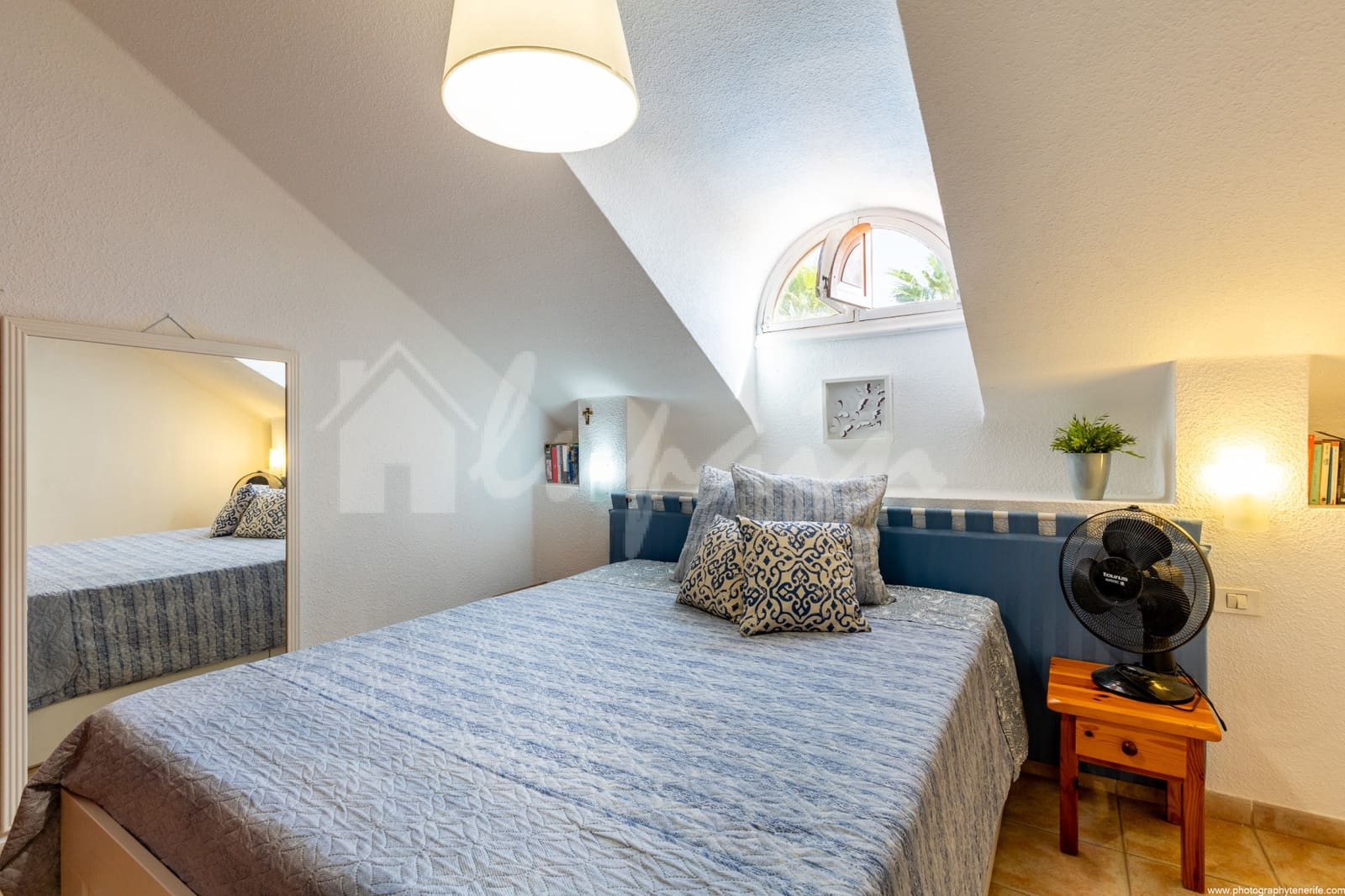 2 makuuhuone Kattohuoneisto myytävänä paikassa Playa de las Americas mukana uima-altaan - 599 000 € (Ref: 9697747)