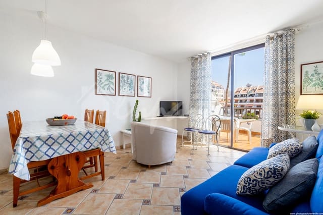 2 makuuhuone Kattohuoneisto myytävänä paikassa Playa de las Americas, Arona mukana uima-altaan - 599 000 € (Ref: 9697747)