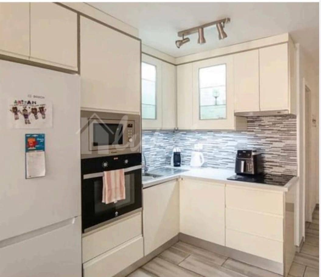 2 sypialnia Apartament na sprzedaż w Los Cristianos z basenem - 365 000 € (Ref: 9700066)