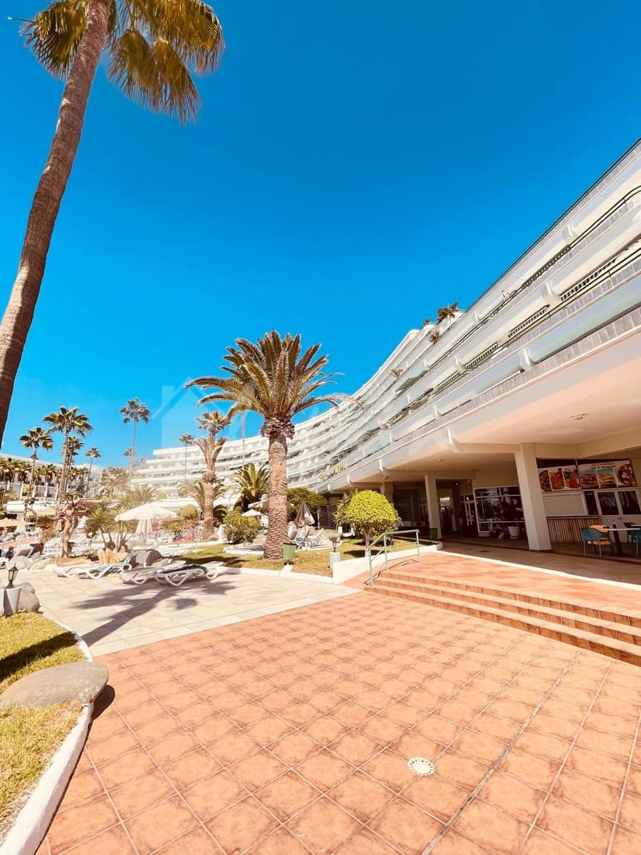 1 soveværelse Lejlighed til salg i Playa del Duque med swimmingpool - € 440.000 (Ref: 9724958)