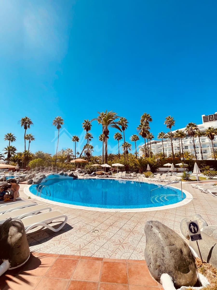 1 soveværelse Lejlighed til salg i Playa del Duque med swimmingpool - € 440.000 (Ref: 9724958)