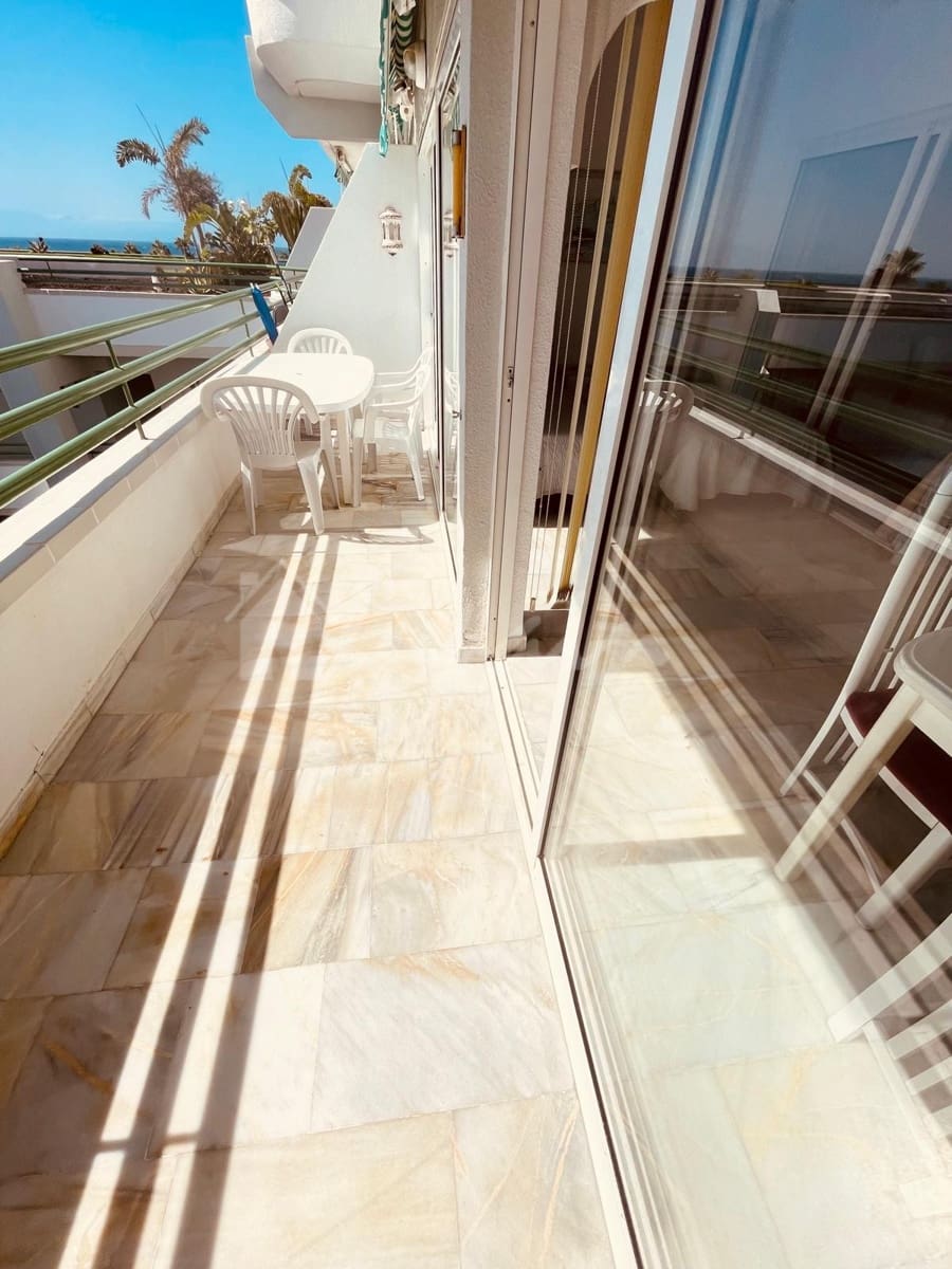 1 soveværelse Lejlighed til salg i Playa del Duque med swimmingpool - € 440.000 (Ref: 9724958)