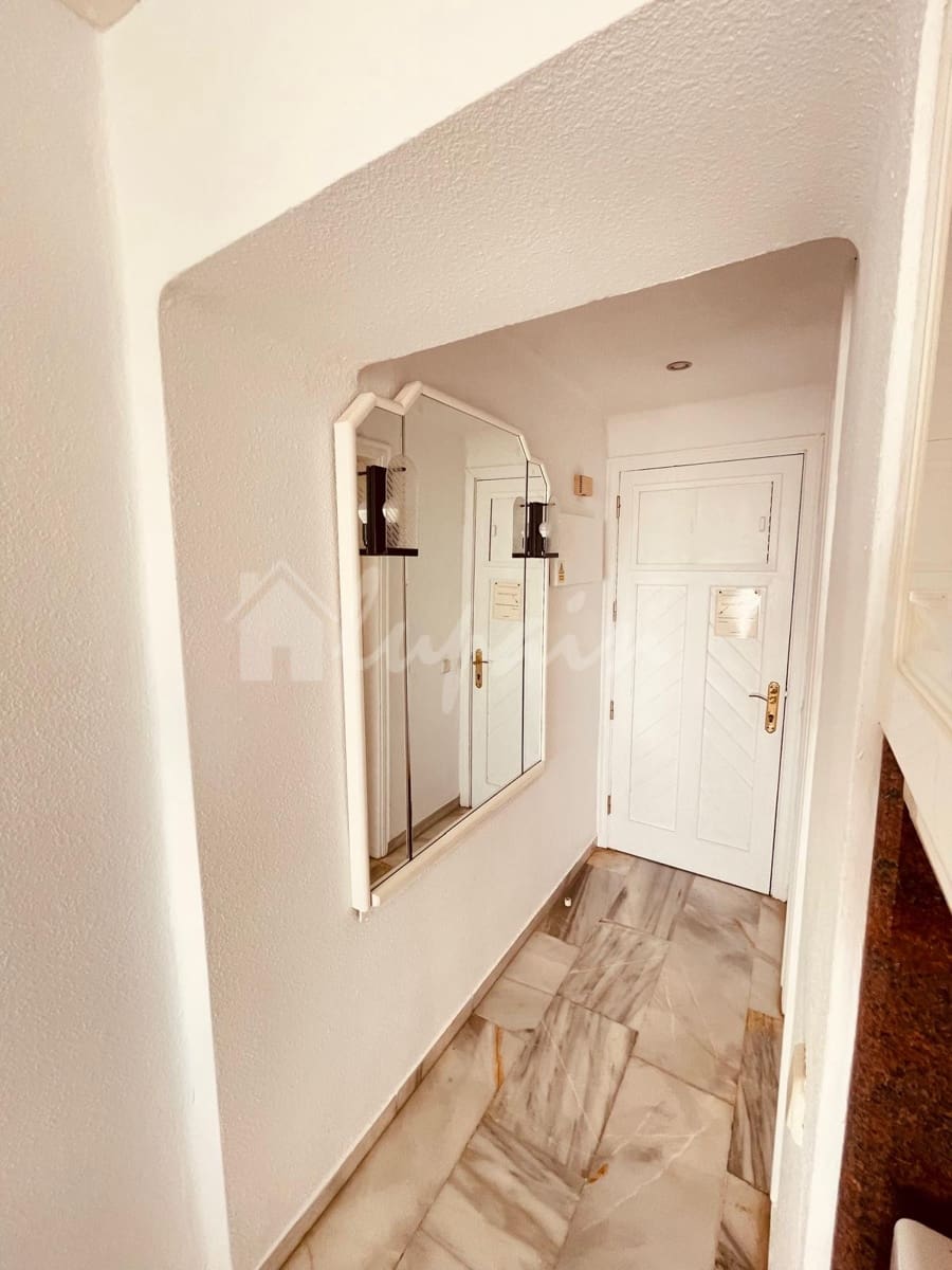 1 soveværelse Lejlighed til salg i Playa del Duque med swimmingpool - € 440.000 (Ref: 9724958)