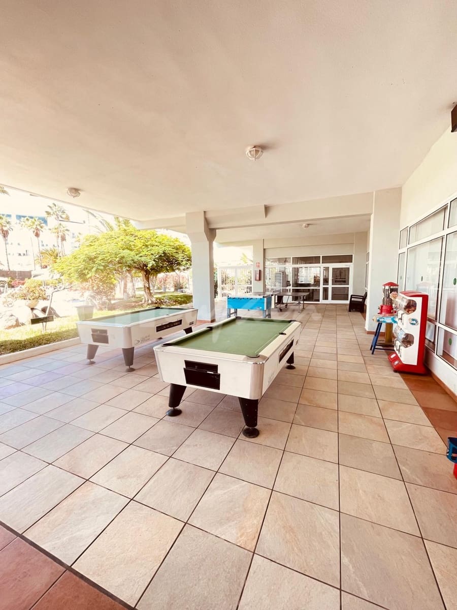 1 soveværelse Lejlighed til salg i Playa del Duque med swimmingpool - € 440.000 (Ref: 9724958)