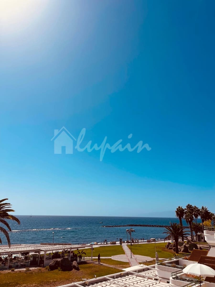 1 soveværelse Lejlighed til salg i Playa del Duque med swimmingpool - € 440.000 (Ref: 9724958)