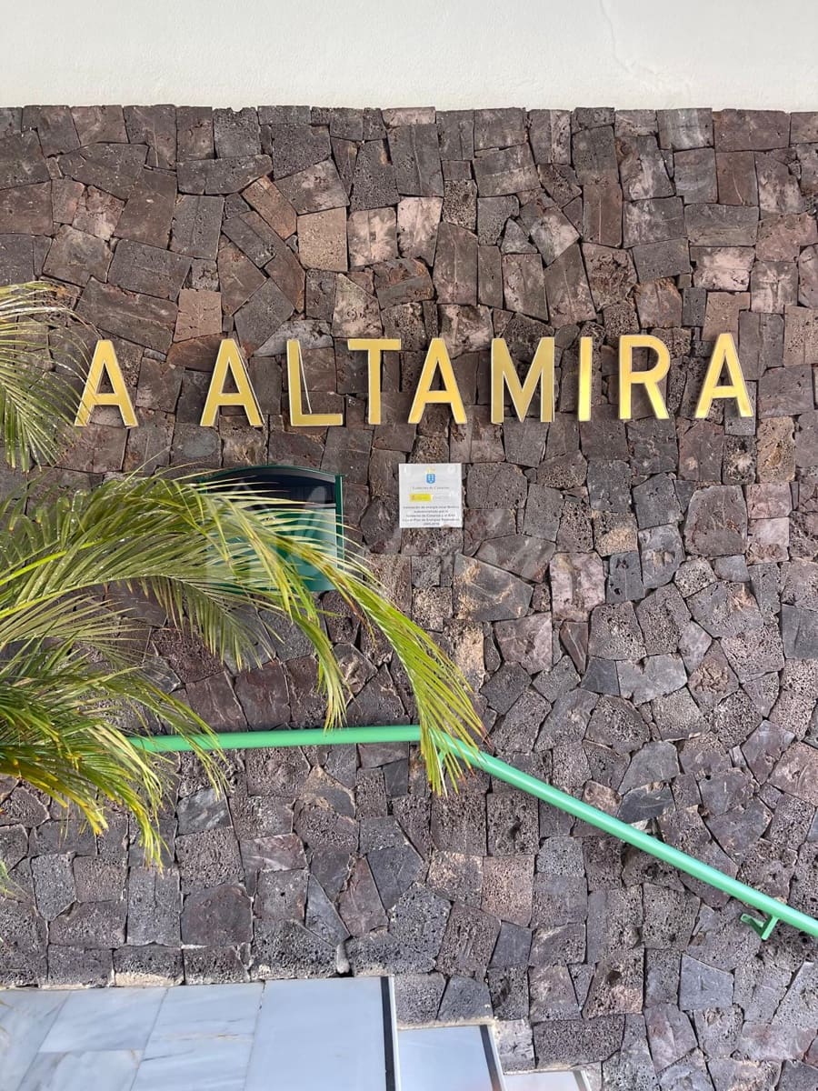 1 soveværelse Lejlighed til salg i Playa del Duque med swimmingpool - € 440.000 (Ref: 9724958)