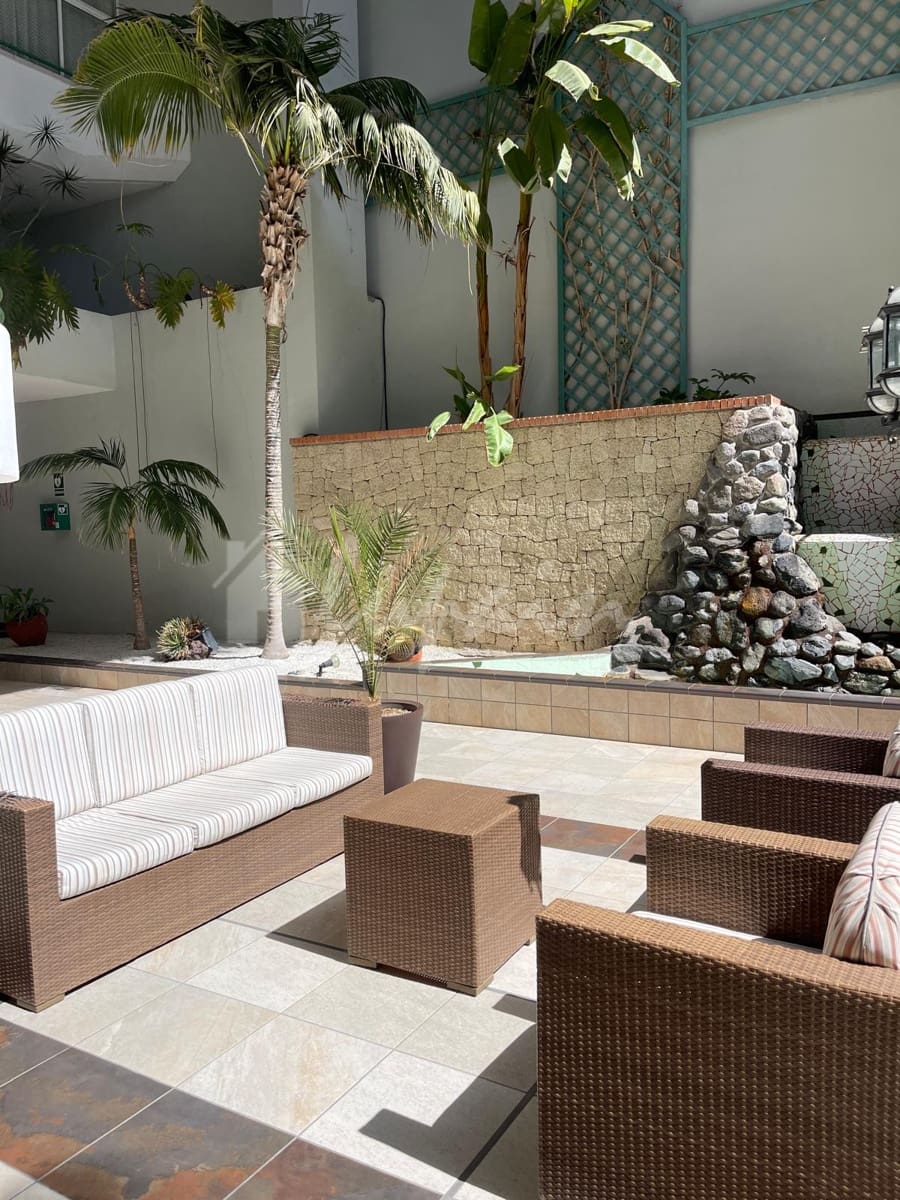 1 soveværelse Lejlighed til salg i Playa del Duque med swimmingpool - € 440.000 (Ref: 9724958)