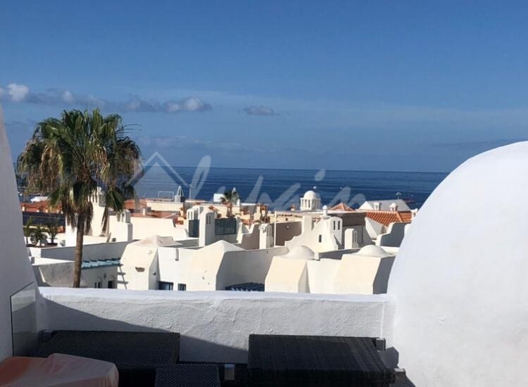 1 slaapkamer Penthouse te koop in Costa Adeje met zwembad - € 268.000 (Ref: 9761364)