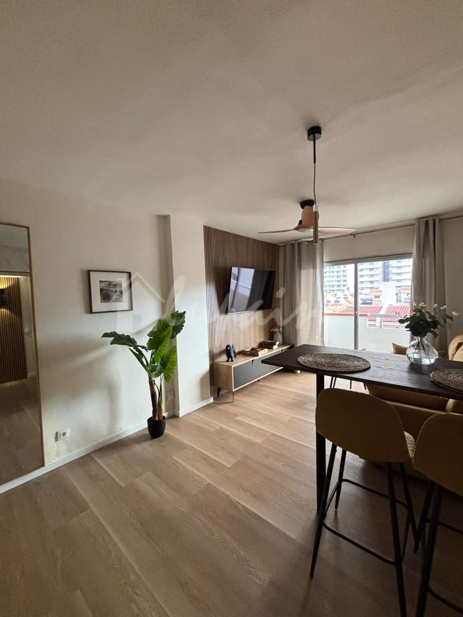 1 chambre Appartement à vendre à Playa de las Americas avec piscine - 299 000 € (Ref: 9789737)